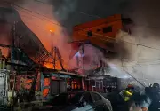 Fire Ravages Two Homes in Cebu's Pahina San Nicolas Neighborhood | Emergency Response Update