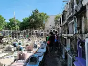Mandaue Cemeteries See Orderly Crowds as Thousands Honor Departed Loved Ones