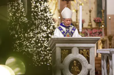 Cardinal Advincula Urges Filipinos to Open Hearts, End 'Kanya-Kanya' This Misa de Gallo