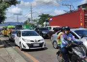 Mandaue City Traffic Worsens Due to Holiday Rush, Team Deploys Personnel