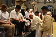 Manila Archbishop Honors Twelve Faith Formators in Maundy Thursday Ritual