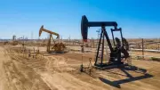 Oil Prices Surge Over 5% Amid Renewed US-Iran Ceasefire Fears