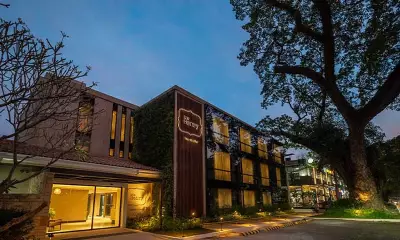 The Henry Glass House Clark Fully Opens with Private Pool Suites