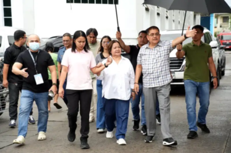 Pampanga Governor Inspects New Hospital Annex in Lubao