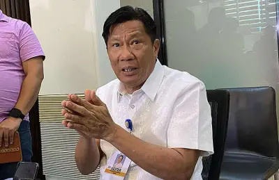 Cebu City Mayor Archival Assures Vendors of Stalls in Redeveloped Carbon Market
