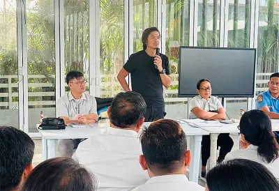 Dumanjug Mayor Defends Cellphone Ban in Schools as Values Restoration