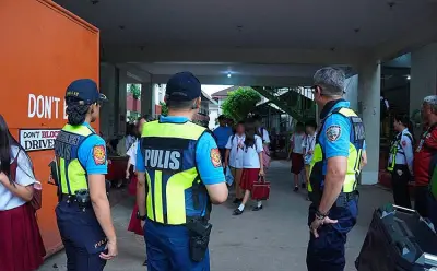 PRO 7 Chief Inspects Cebu Schools Security After Tacloban Shooting