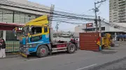 Container van falls off truck in Cebu City, driver unharmed