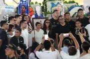 Teammates honor fallen Palaro star Rene Baterbonia at wake