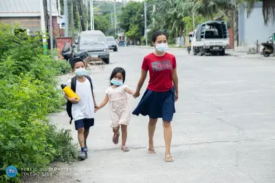 Ashfall from Mt. Kanlaon eruption prompts face mask use in Toledo City